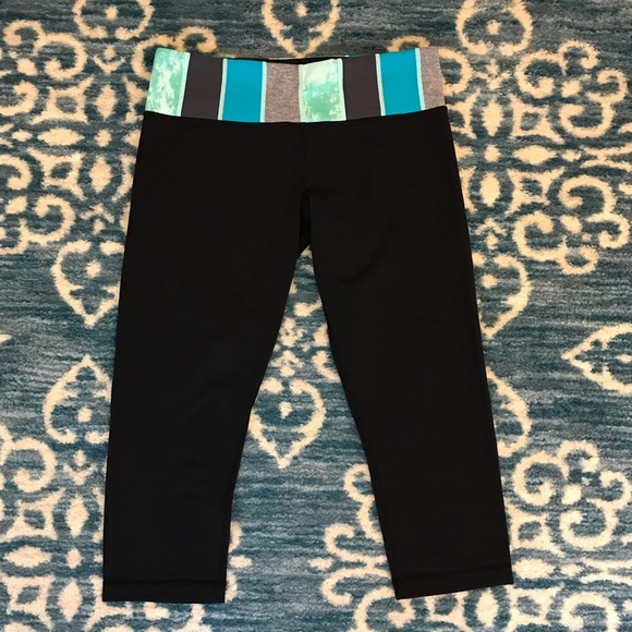 lululemon athletica Pants - Lululemon crop leggings size 10